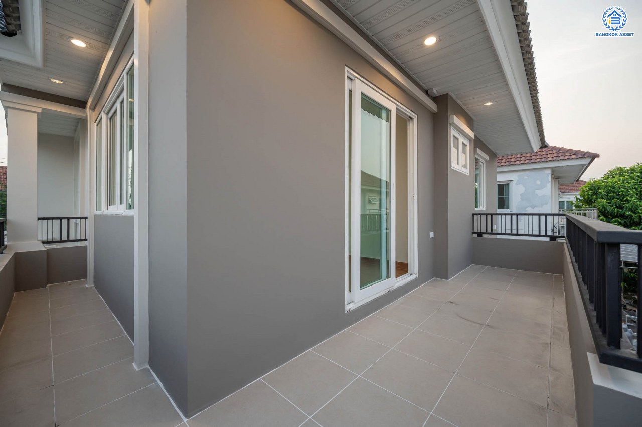 บ้านมือสองตกแต่งใหม่ โครงการ เพอร์เฟคเพลส ราชพฤกษ์ หลังมุม! รองรับทุกการใช้งาน บนเนื้อที่กว้างถึง 61.8 ตร.ว. พื้นที่ใช้สอย 198 ตร.ม. พร้อมฟังก์ชัน 3 ห้องนอน 3 ห้องน้ำ จอดรถได้ 2 คัน บ้านคุณภาพดี บนทำเลติดถนนราชพฤกษ์ เชื่อมต่อถนนรัตนาธิเบศร์ ใกล้รถไฟฟ้าสายสีม่วง “สถานีบางรักน้อยท่าอิฐ” จุดขึ้นทางด่วน "กาญจนาภิเษก" และเซ็นทรัลรัตนาธิเบศร์